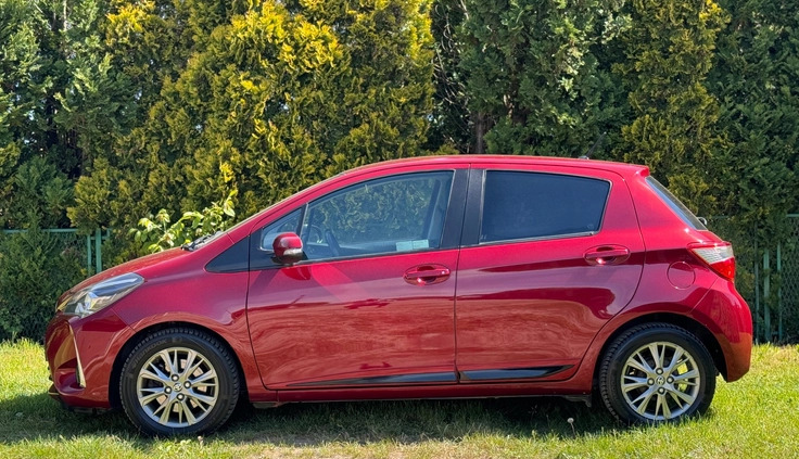 Toyota Yaris cena 37900 przebieg: 260800, rok produkcji 2017 z Wołomin małe 379